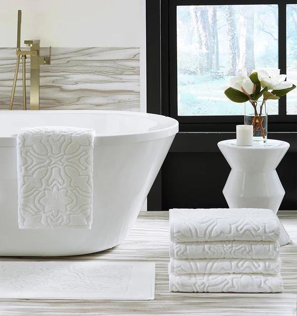 http://www.everettstunz.com/cdn/shop/collections/SFERRA-MORESCO-BATH-TOWEL-WHITE-COMP_v2_600x_b372af2f-b66f-4b2c-9288-9c4357ef0959.jpg?v=1659202957