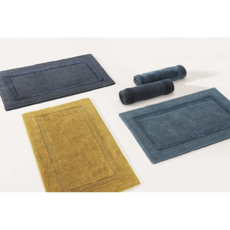 Reversible Rug 23x39" by AH