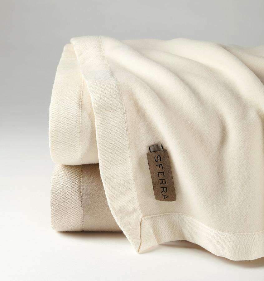 Sferra Terzo Throw Blanket (Sand)