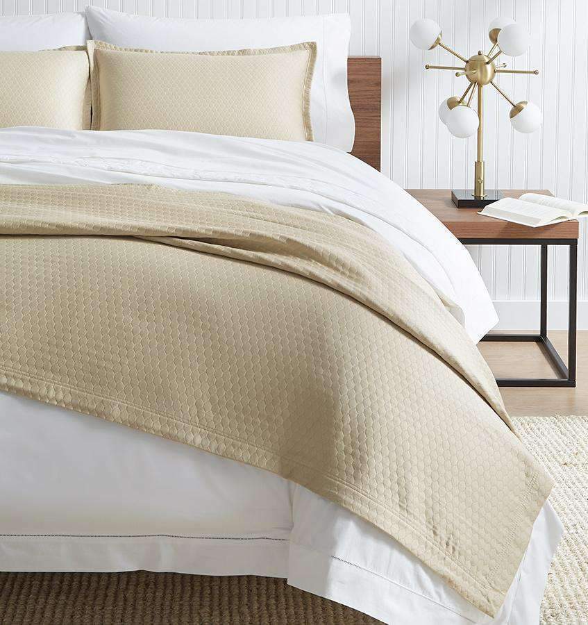 Coverlets Favo Coverlet by Sferra Sferra