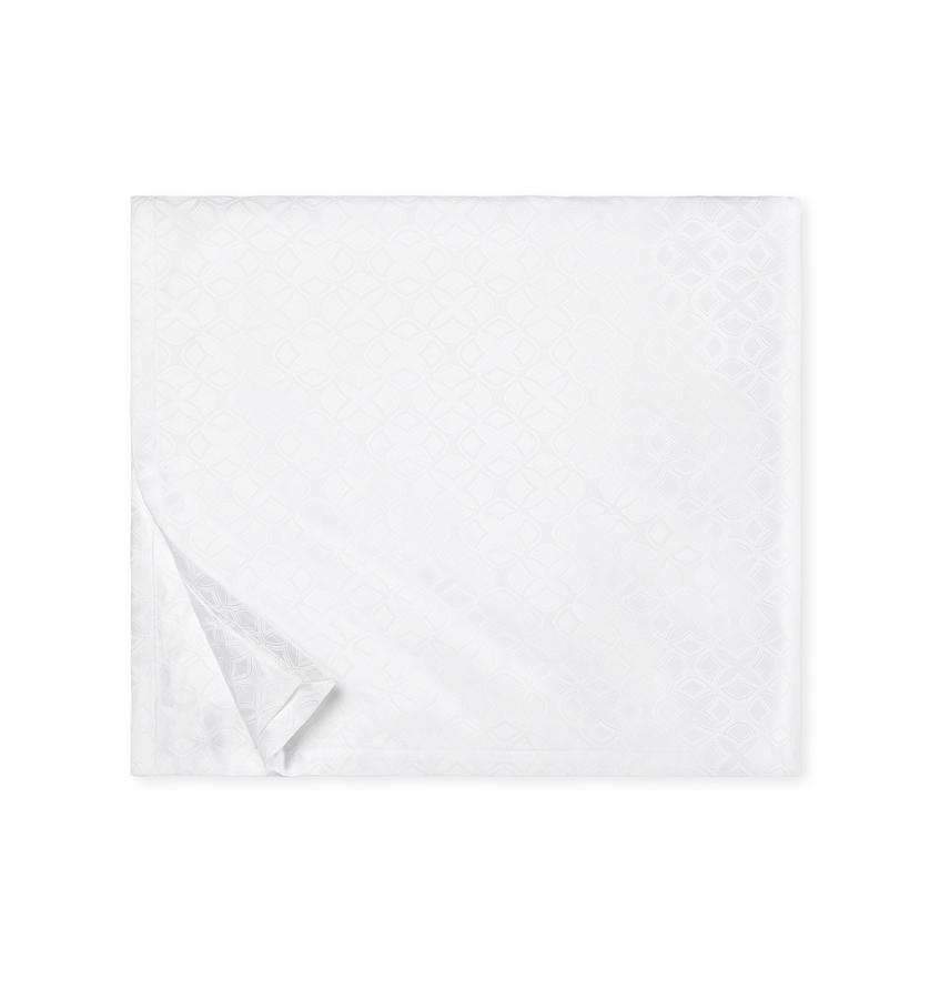 Duvet Covers Giza 45 Quatrefoil Duvet Cover by Sferra Queen / White Sferra