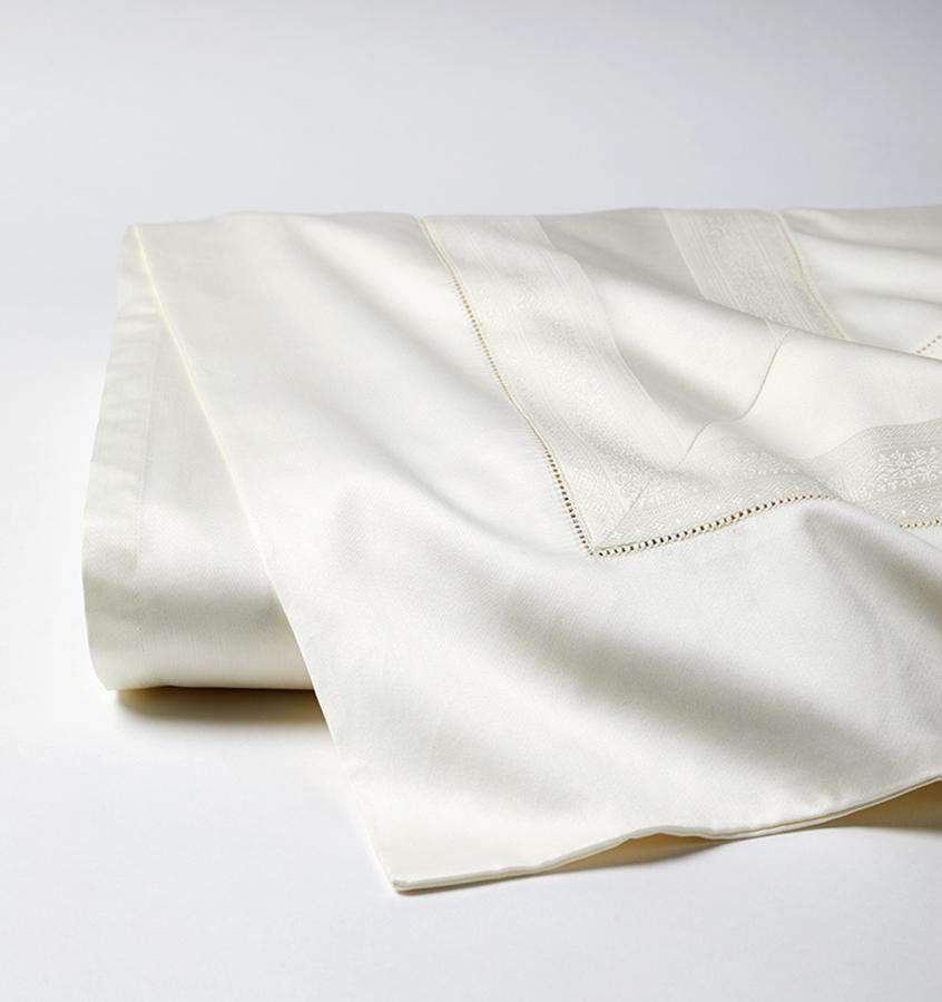 Flat Sheets Capri Flat Sheet by Sferra Queen 96x114 / Ivory Sferra