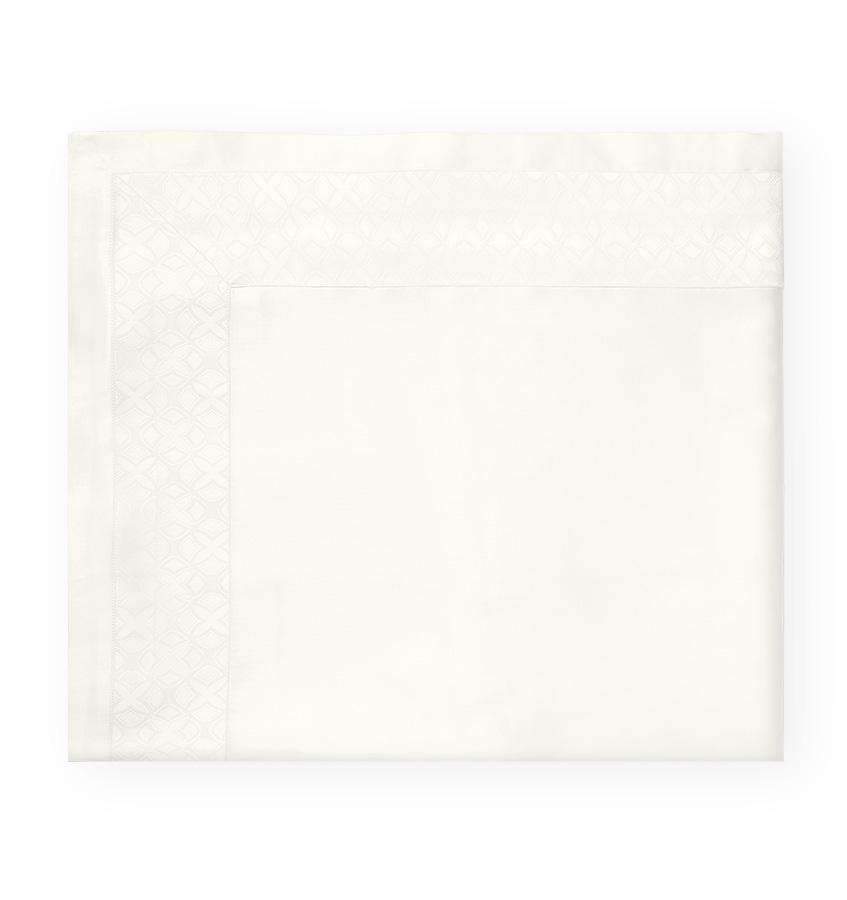 Flat Sheets Giza 45 Quatrefoil Flat Sheet by Sferra Queen / Ivory Sferra