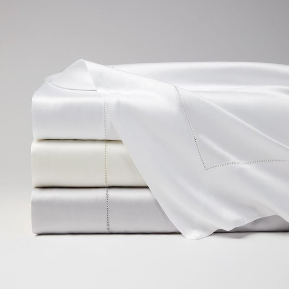 Flat Sheets Giza 45 Sateen Flat Sheet by Sferra Sferra